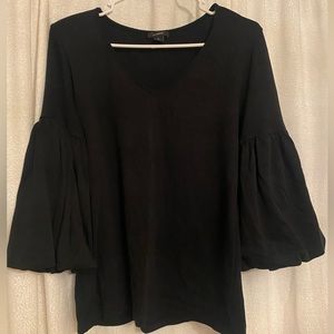 black top/blouse